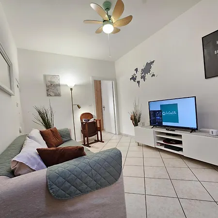 La Casetta Bilocale Con Terrazza Parkfree Wifi Minipc Ps4 Ac דירה
