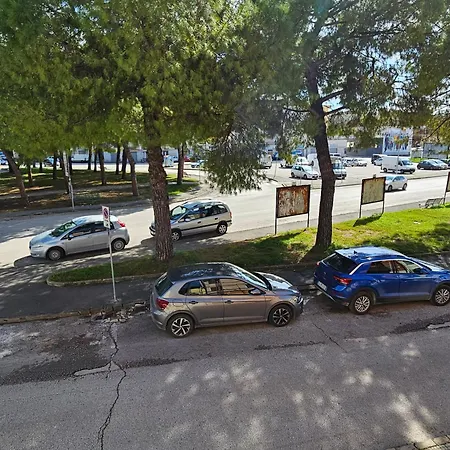 Apartmán La Casetta Bilocale Con Terrazza Parkfree Wifi Minipc Ps4 Ac Iesi