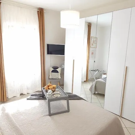 La Casetta Bilocale Con Terrazza Parkfree Wifi Minipc Ps4 Ac דירה